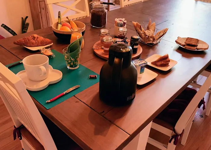 Couette-café Avec Terrasse *